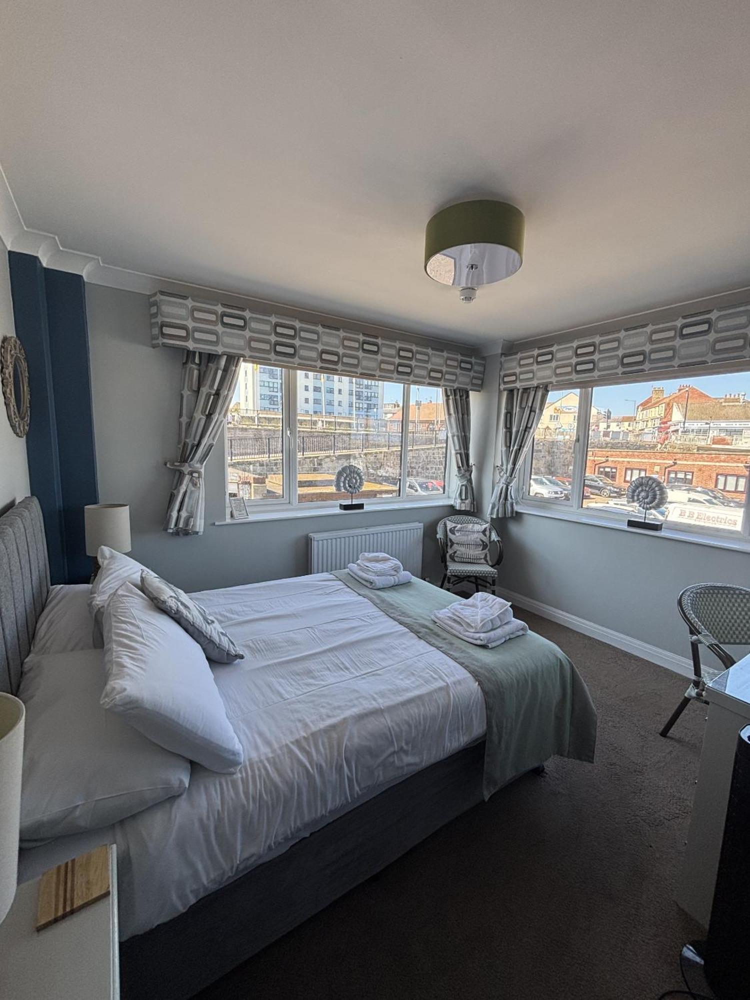 Salt On The Harbour Bed & Breakfast Бридлингтън Екстериор снимка
