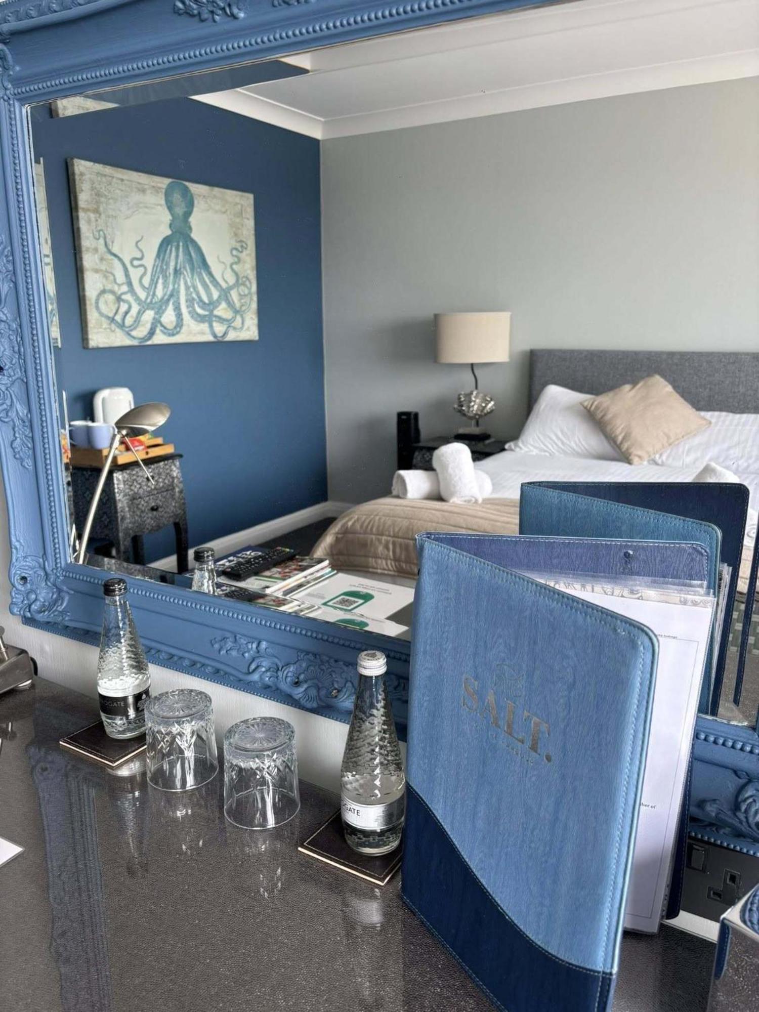 Salt On The Harbour Bed & Breakfast Бридлингтън Екстериор снимка