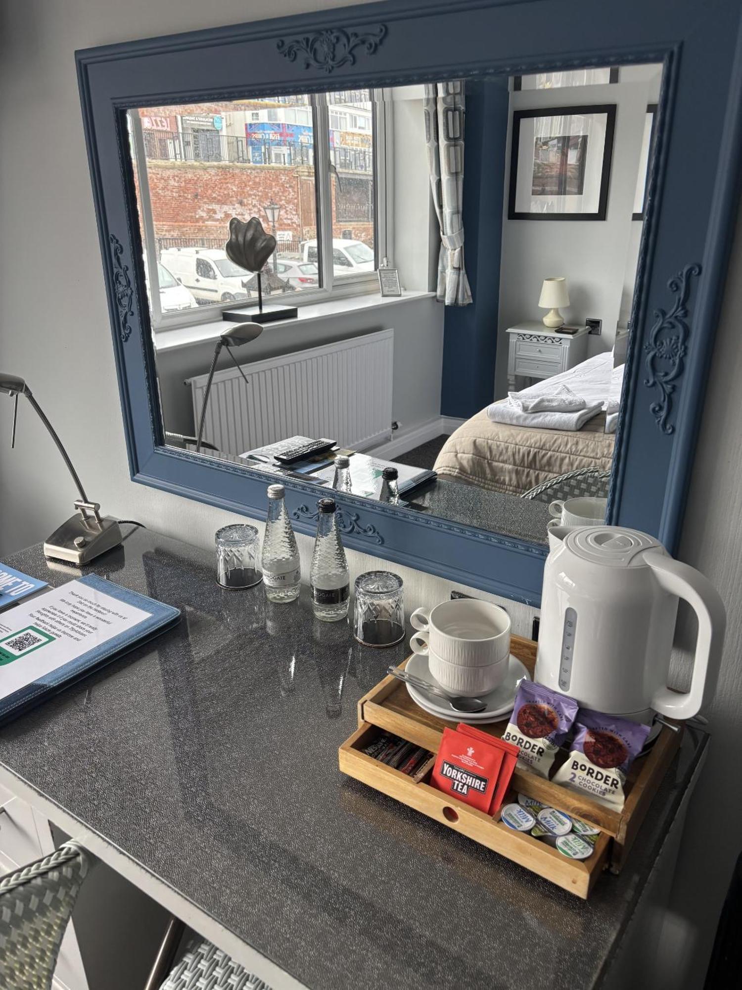 Salt On The Harbour Bed & Breakfast Бридлингтън Екстериор снимка